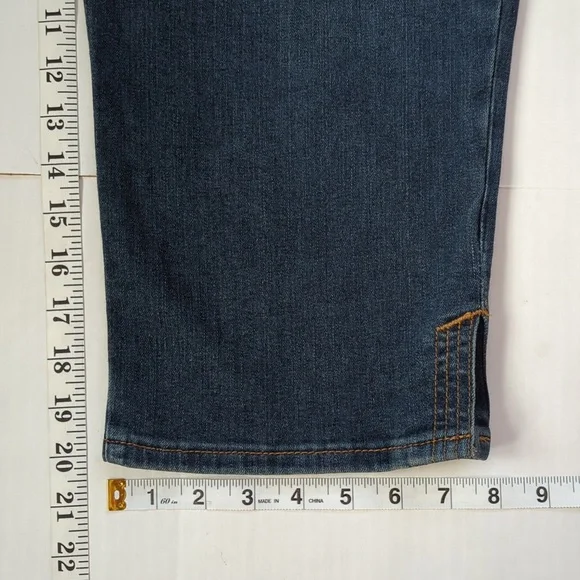 NWT Gloria Vanderbilt Amanda Slimming Effect Capri Denim Jeans 8 Blue Pockets - Picture 16 of 16